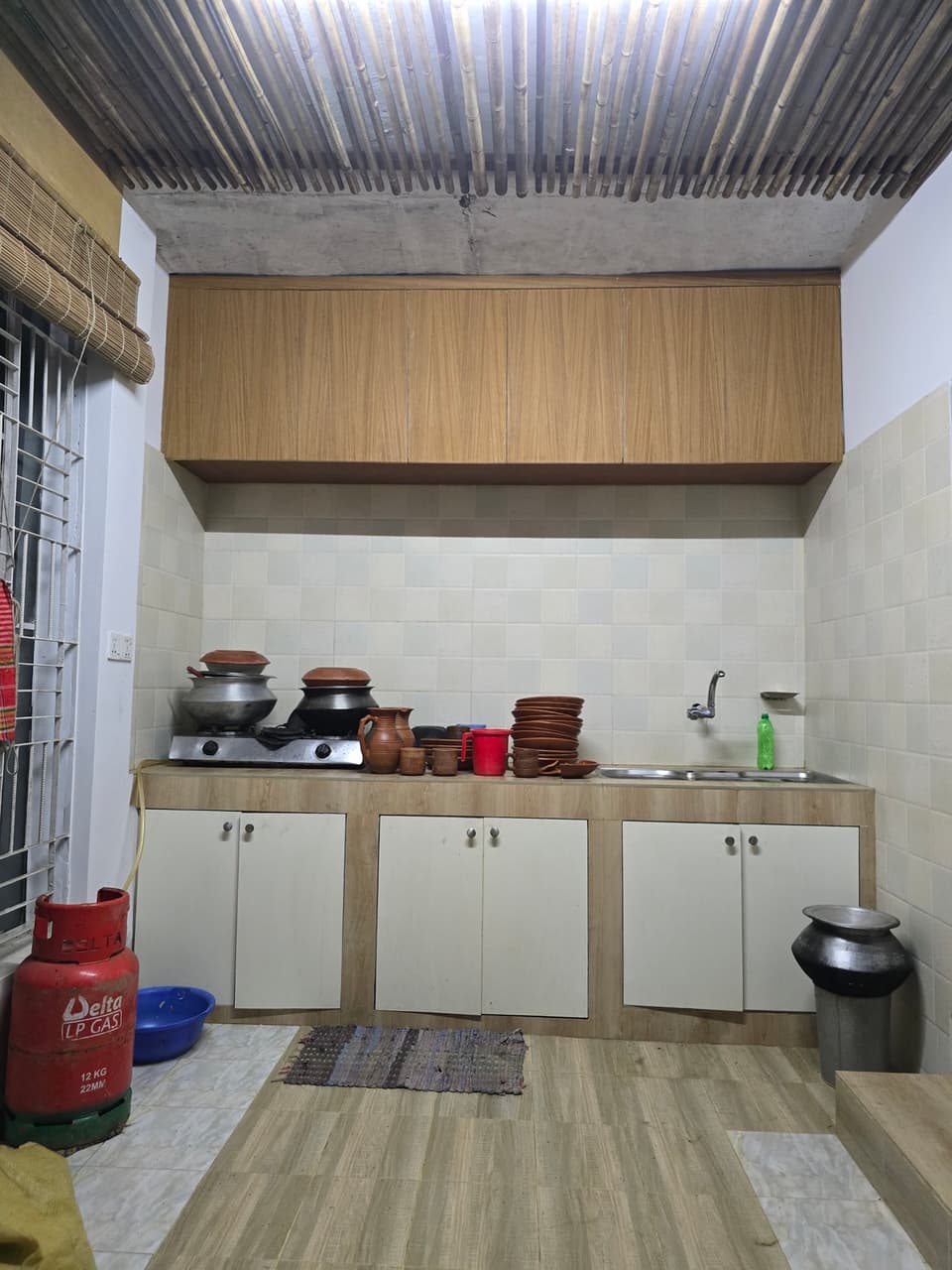 রিতার গ্রামের বাড়ি - ঘরের ভেতর